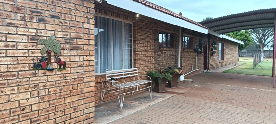 11 Bedroom Property for Sale in Rustenburg Rural North West